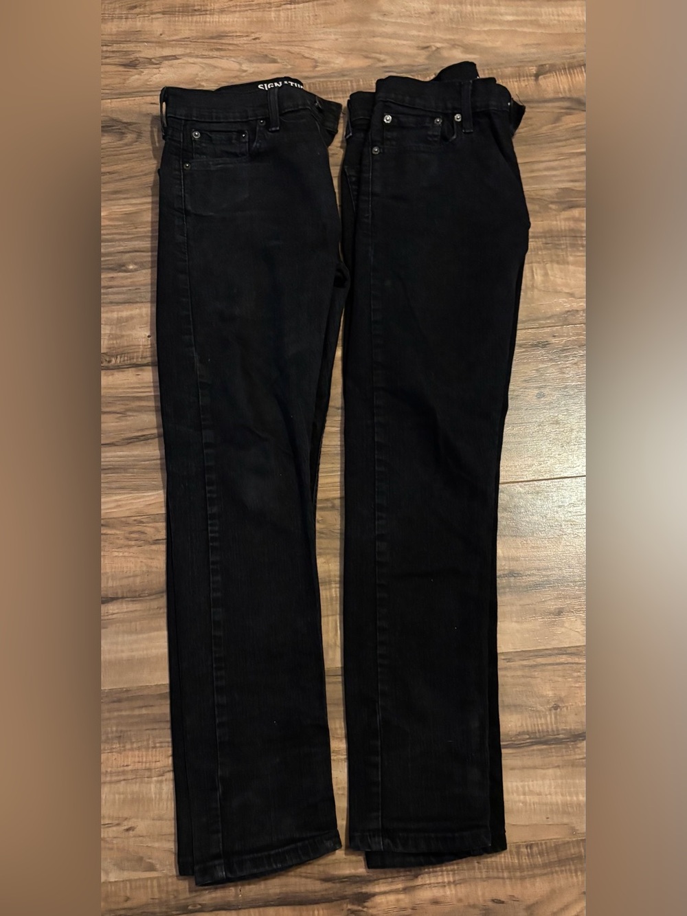 (2) Pairs Of Levi Strauss Signature Jeans